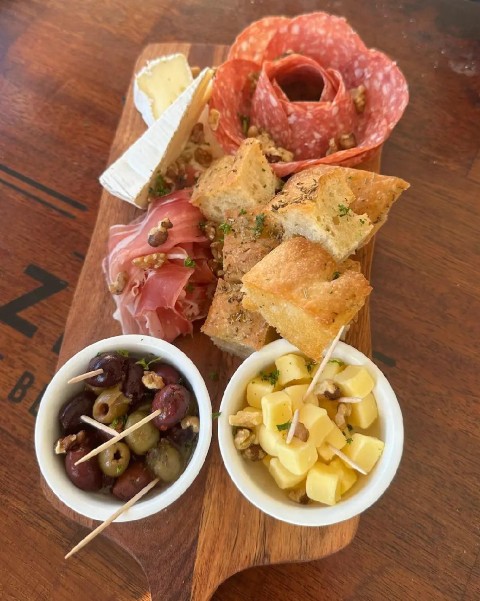 Breeze Bar (1) Breeze Bar dinner