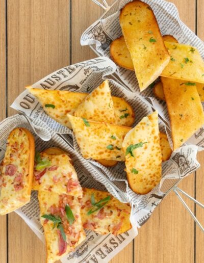 The Pub At Airlie Beach Hotel garlic bread